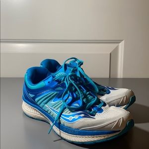 Running shoe teal and white